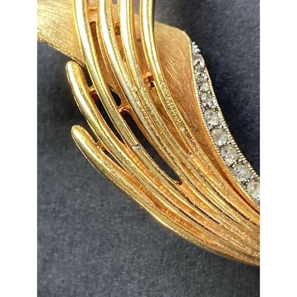 Bundle of Estate Brooches Gold Tone Monet West Germany Stones Filigree Vintage - Picture 10 of 16